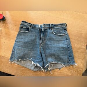 Abercrombie and Fitch- the dad short high-rise